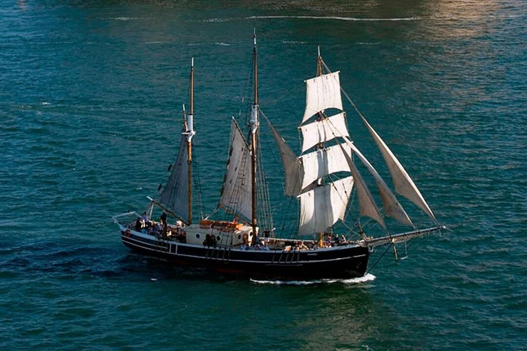 Tall Ship Lunch Cruise Sydney NSW