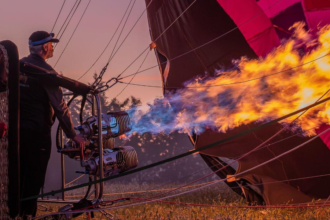 Hot Air Balloon Flight with Breakfast, Geelong Geelong VIC