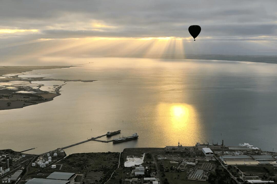Hot Air Ballooning with Breakfast, Geelong, Child Geelong VIC