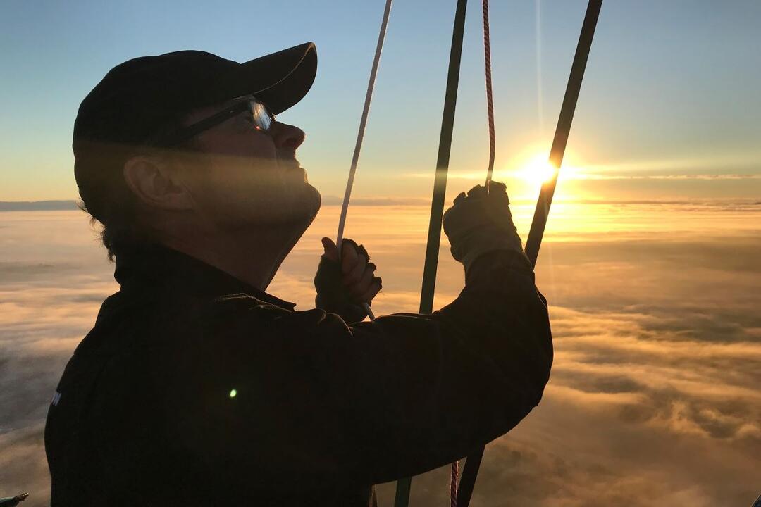 Weekday Balloon Flight, Breakfast and Transfers Northam WA