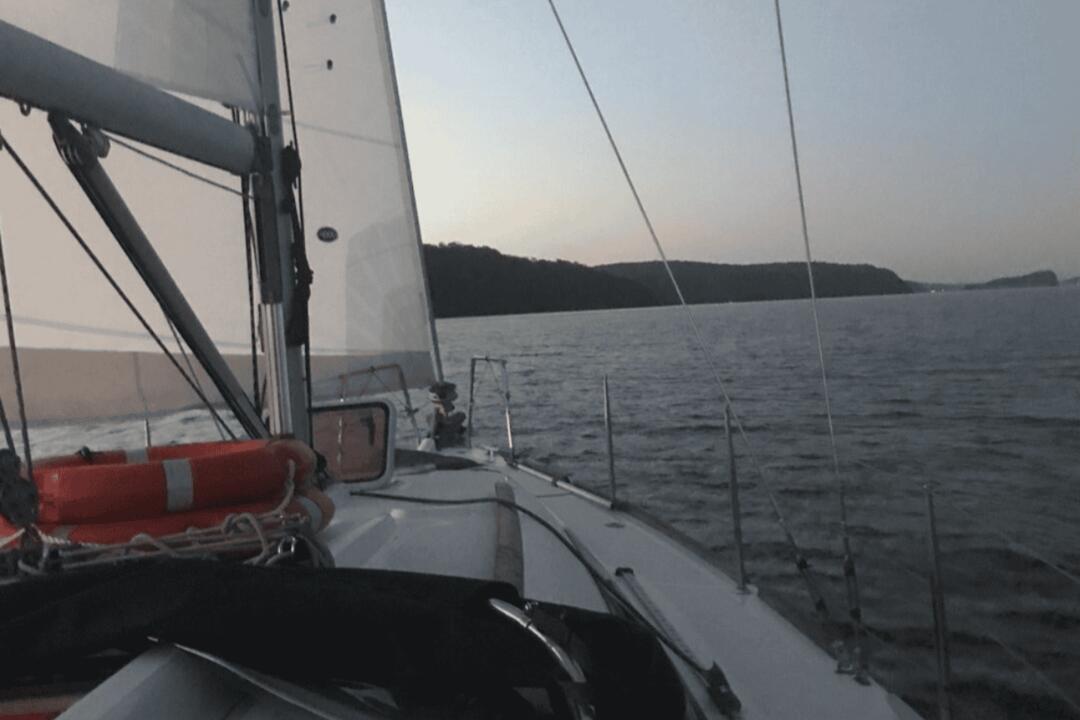 Four's Company, Overnight Yacht Stay on Pittwater Palm Beach NSW