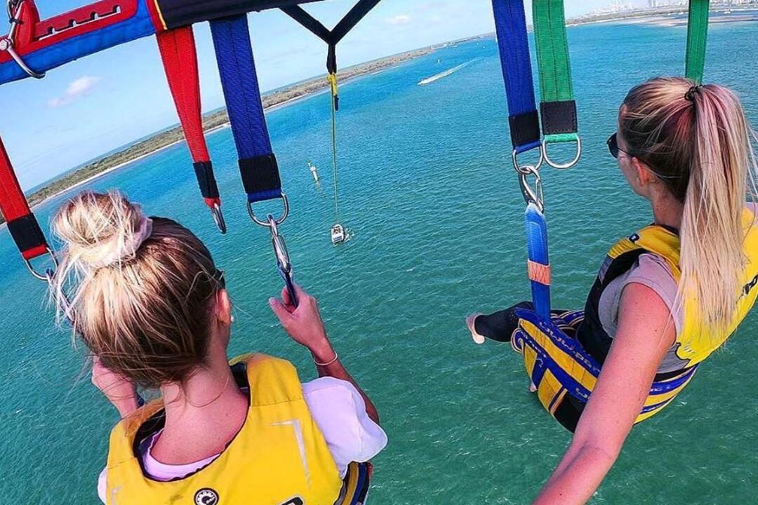 Paired Parasailing and 1.5 Hour Jet Ski Safari Main Beach QLD