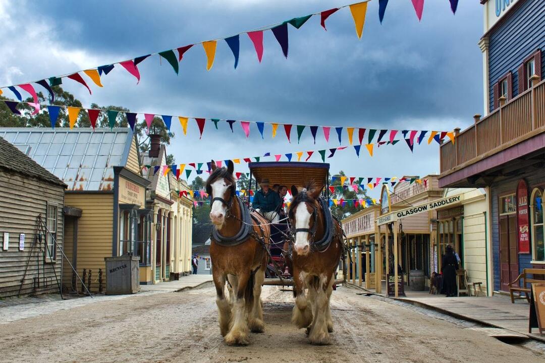 Sovereign Hill and Skydeck Bus Tour Melbourne VIC