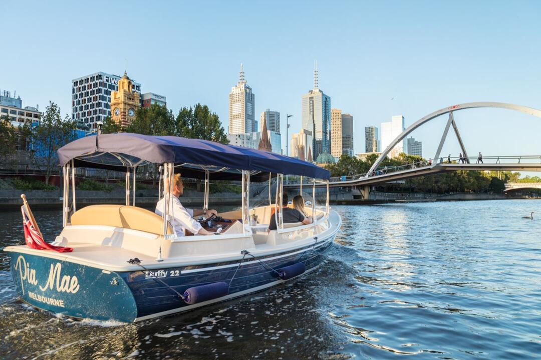 Private Romantic Lunch Cruise For 2 Docklands VIC