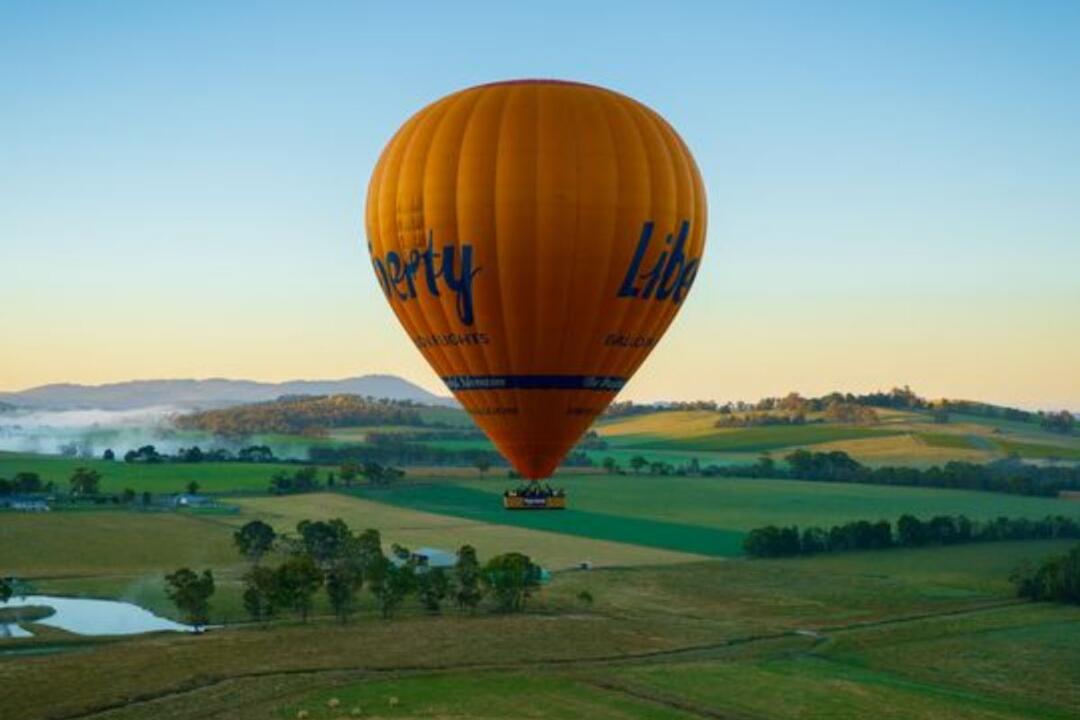 Ballooning in the Yarra Valley with Breakfast Yarra Valley VIC