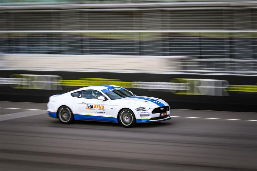 Drive Experience V8 Mustang, 5 Laps Tailem Bend SA