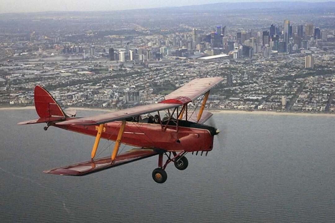 Tiger Moth Flight with Mild Aerobatics, 30 Minutes Lethbridge VIC