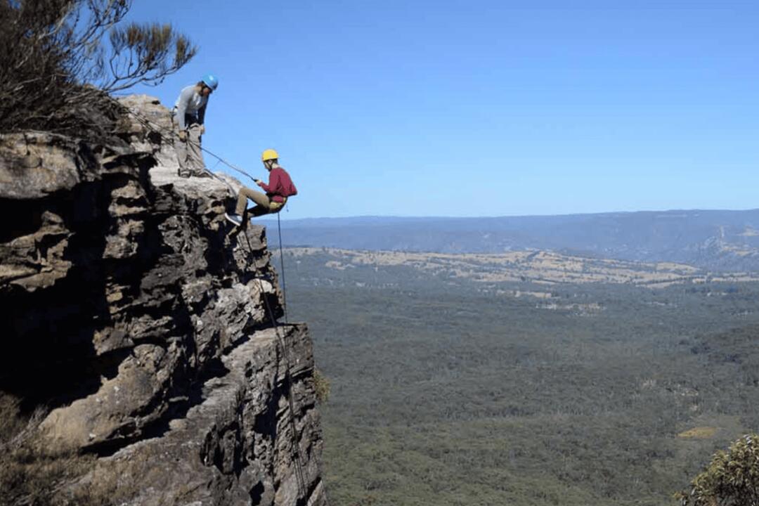 Abseiling Mini Jump Katoomba NSW