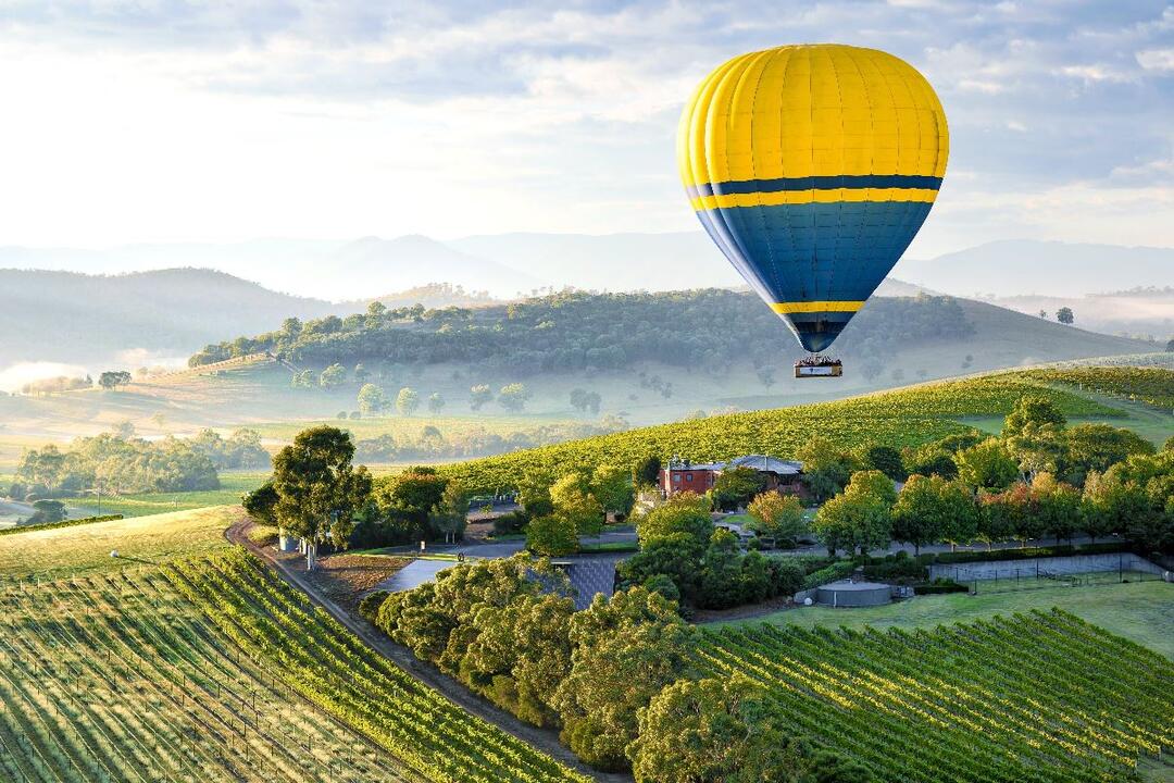 Hot Air Ballooning the Yarra Valley with Breakfast Yarra Valley VIC
