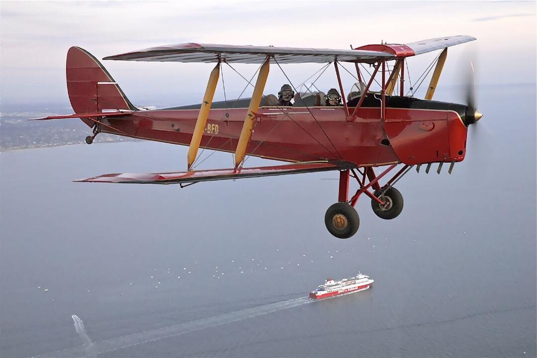 Tiger Moth Flight with Mild Aerobatics, 45 Minutes Lethbridge VIC